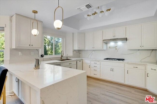 Building Photo - 7939 W 80th St