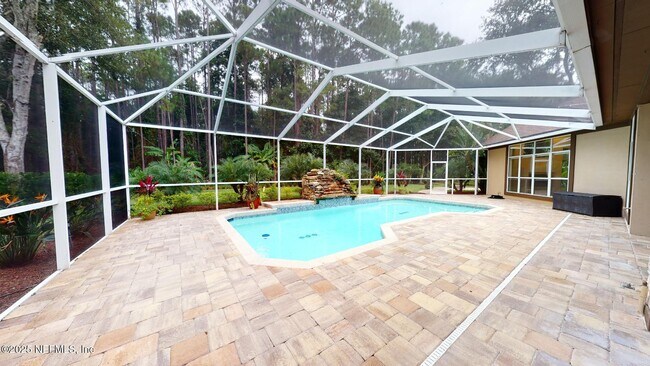 Building Photo - 7911 Vineyard Lake Rd N