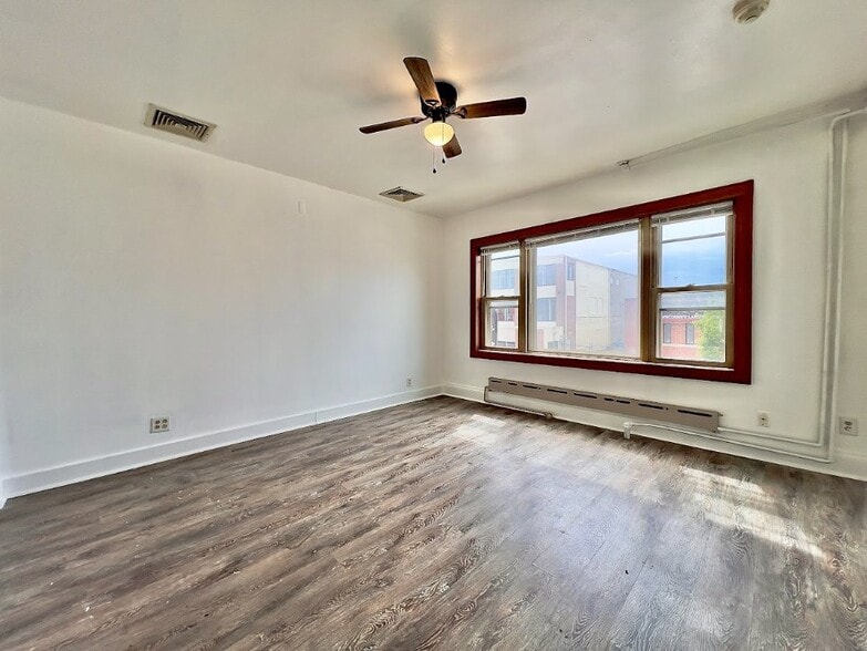 Building Photo - 5036 S Packard Ave
