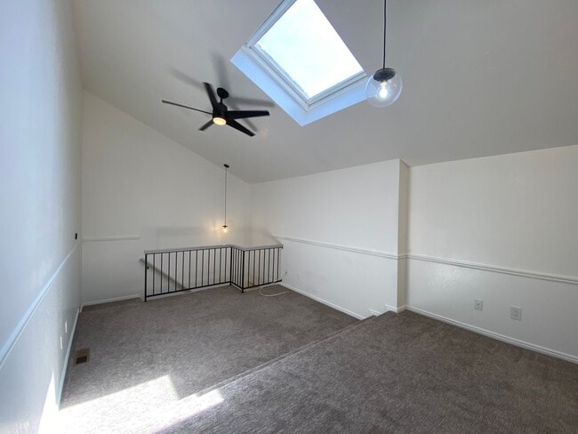 Building Photo - REMODELED 2 BEDROOM UNIT DOWNTOWN ST. GEORGE!