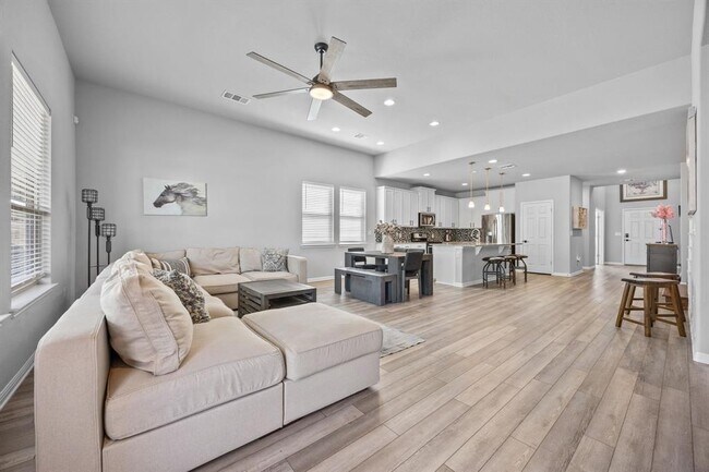 Building Photo - 313 Somerville St