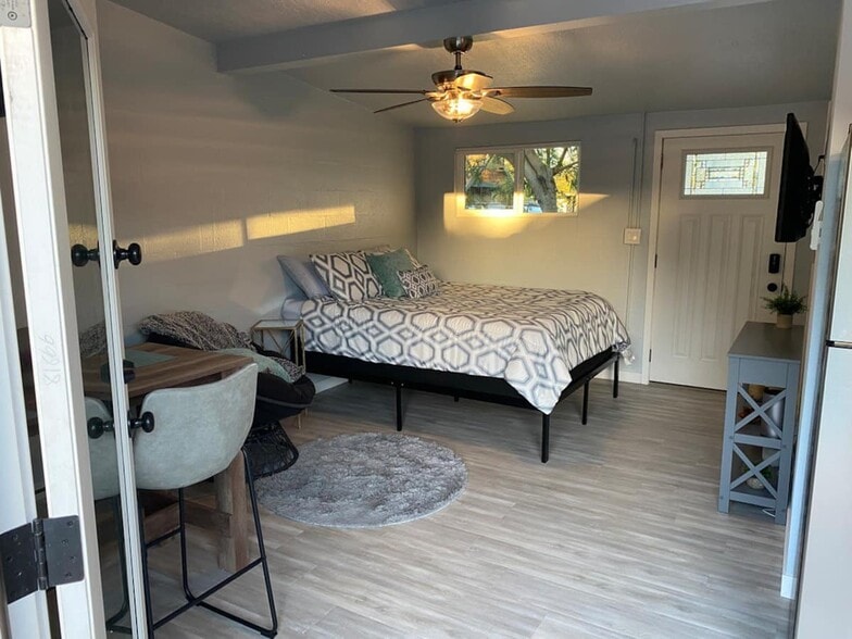 Building Photo - 1201 E Moreland St