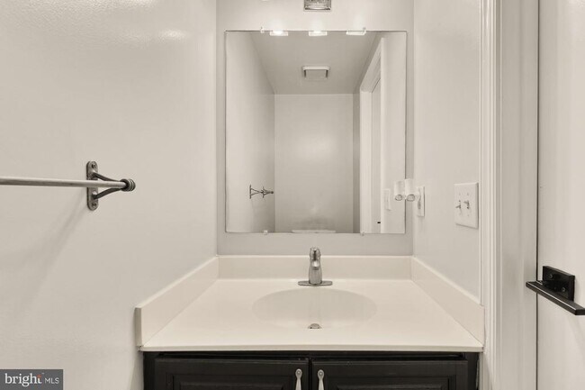 Building Photo - 7553 Chrisland Cove