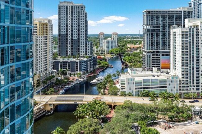 Building Photo - 333 Las Olas Way