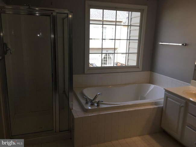 Building Photo - 11905 Grey Hollow Ct
