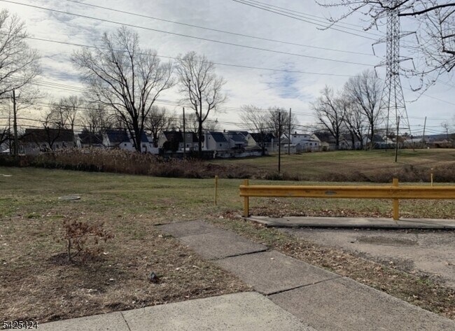 Building Photo - 62 Gless Ave