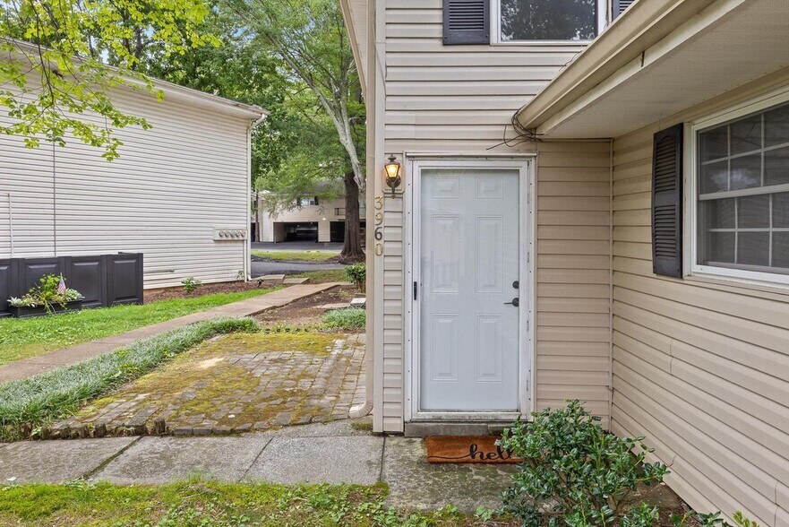 Primary Photo - 3960 N Quail Ln