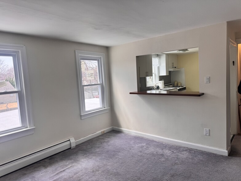 Building Photo - 127 Bentley Ave