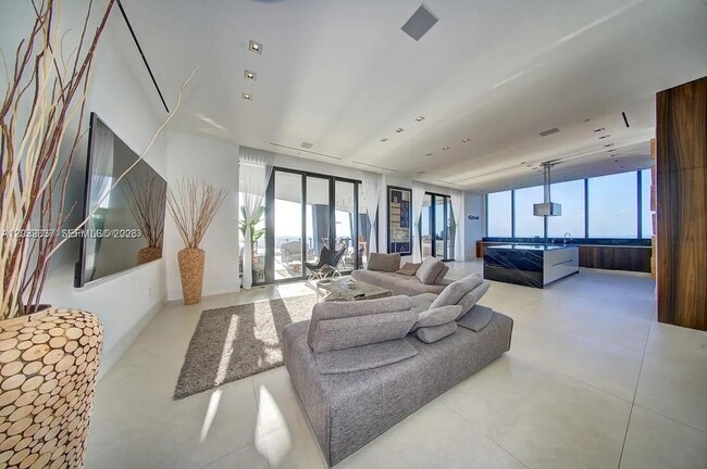 Building Photo - 17141 Collins Ave