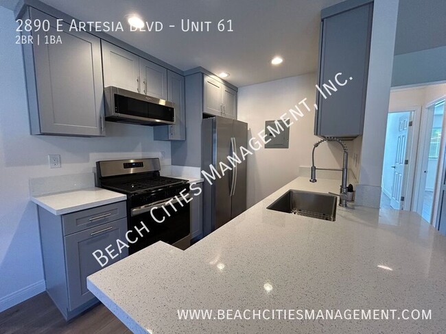 Building Photo - Remodeled 2 Bedroom, 1 Bath with 1 Parking...