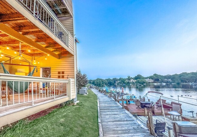 Building Photo - 11250 Harbor Ct