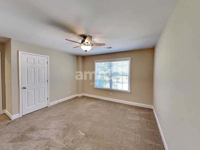Building Photo - 313 Forest Bend Dr