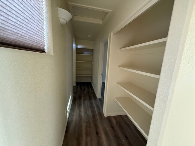 Building Photo - Updated Rental Available Now!