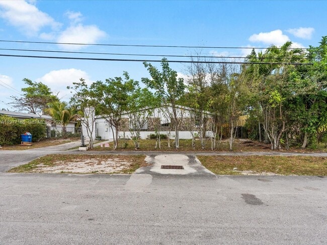 Building Photo - 4331 SW 31st Dr