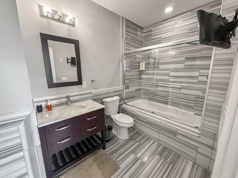 Building Photo - 1401 N 5th St