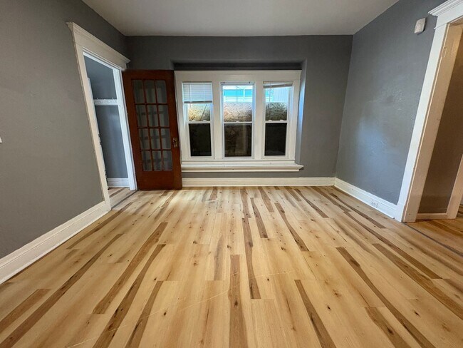 Building Photo - Two Bedroom Single Family Home!