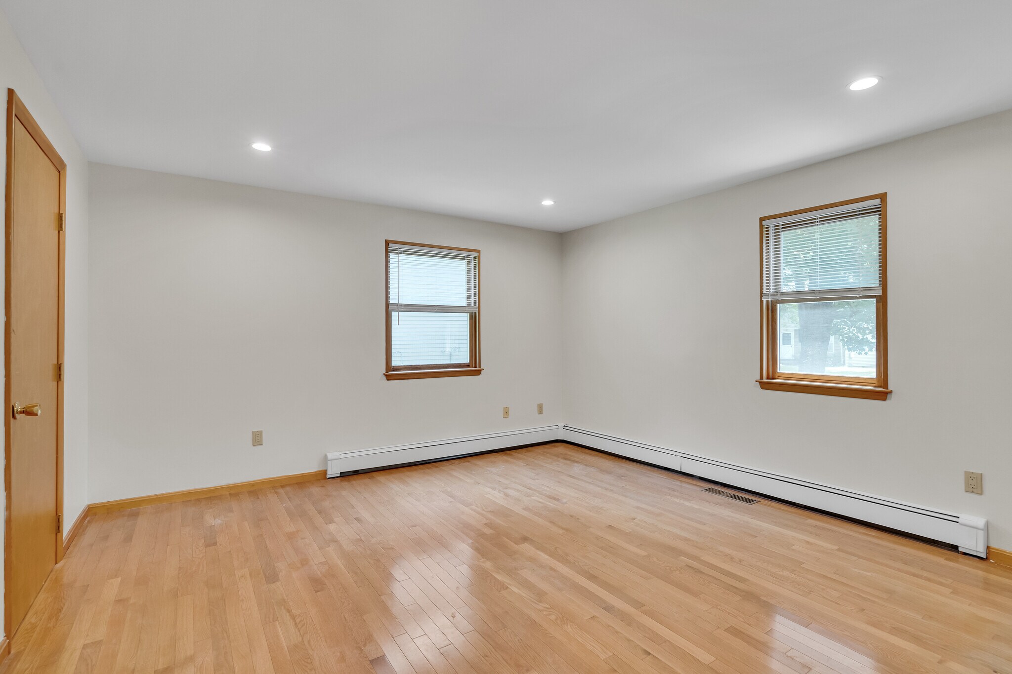 Building Photo - 115 Rowe St