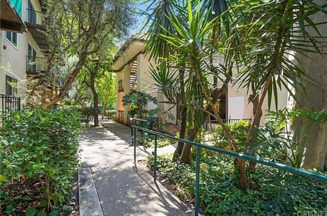 Building Photo - 5460 White Oak Ave