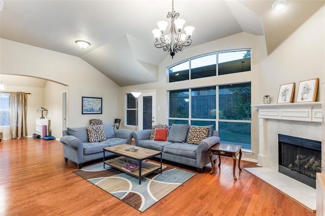 Building Photo - 15204 Regal Oak Ln