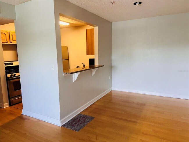 Building Photo - 2071 Dixie Belle Dr