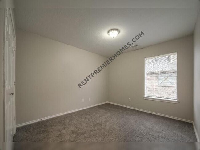 Building Photo - 9035 Melody Park Ln