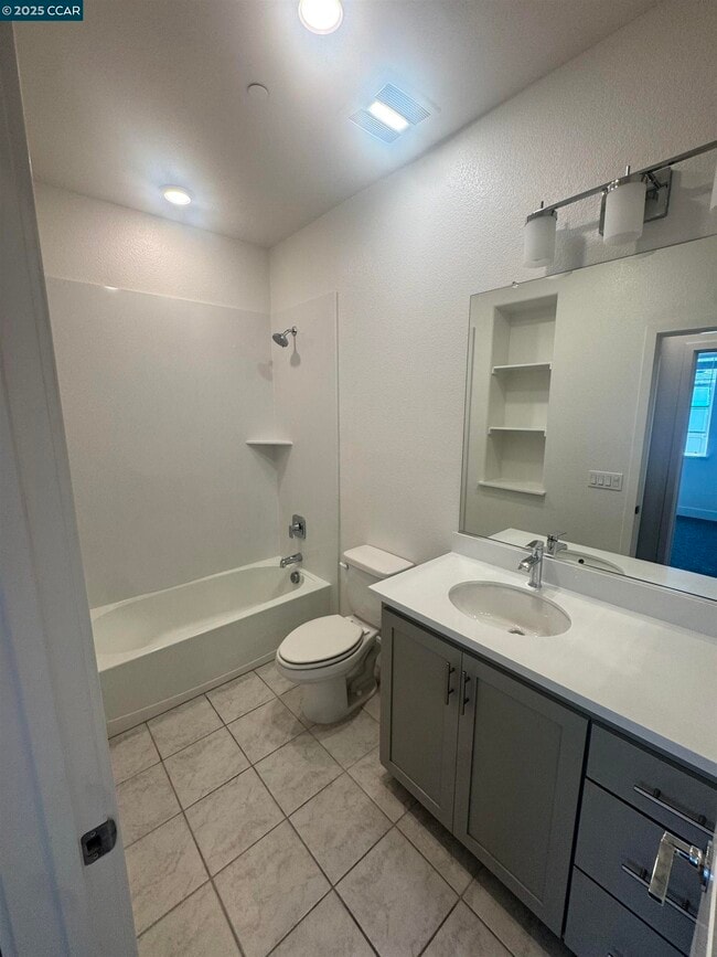 Building Photo - 725 Delve Ct