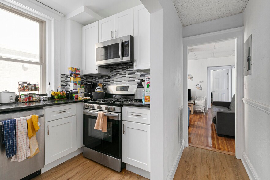 Building Photo - 5 Wood St