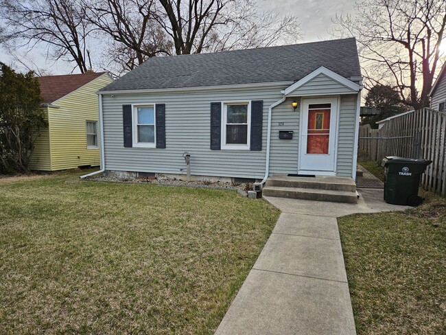 Primary Photo - Newly renovated 2 bed, 1 bath. South side ...