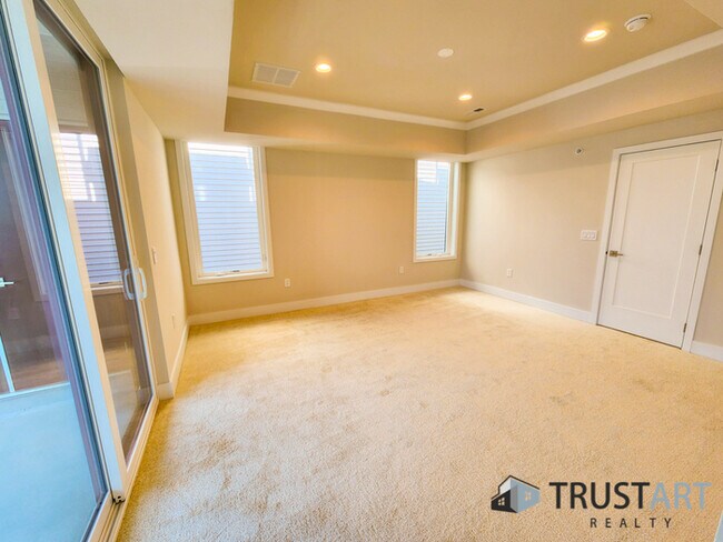 Building Photo - 3 bed/2bath condo house in Fishtown