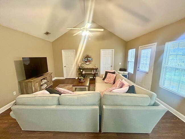 Primary Photo - 117 Tuscany Trail