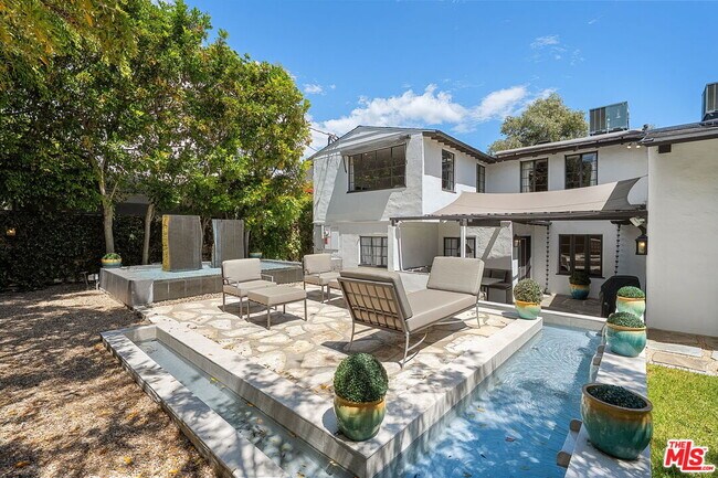 Building Photo - 1323 Club View Dr