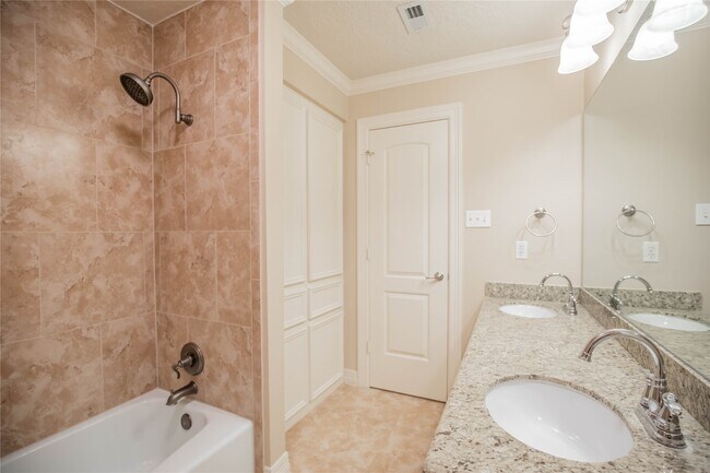 Building Photo - 1627 Fall Valley Dr