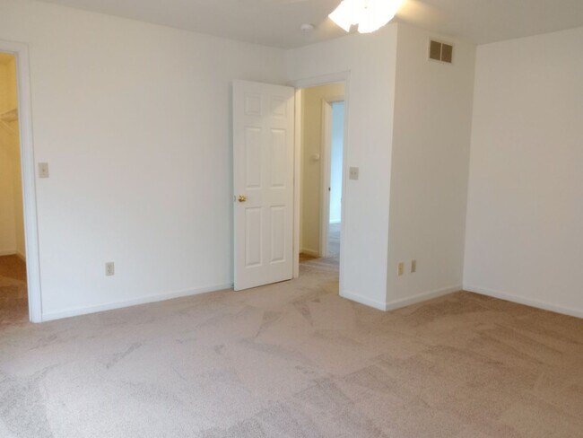 Building Photo - 3527-3529-3529 Prescott Dr