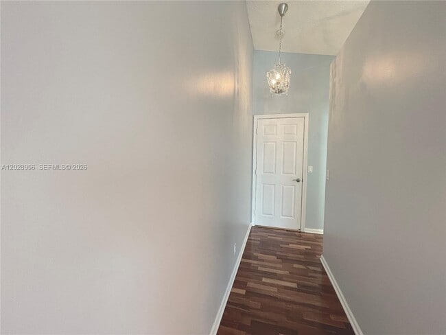 Building Photo - 4923 SW 33rd Way