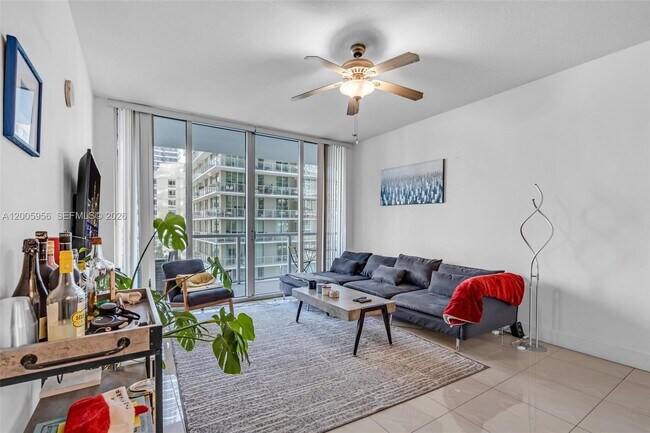 Building Photo - 1111 SW 1st Ave