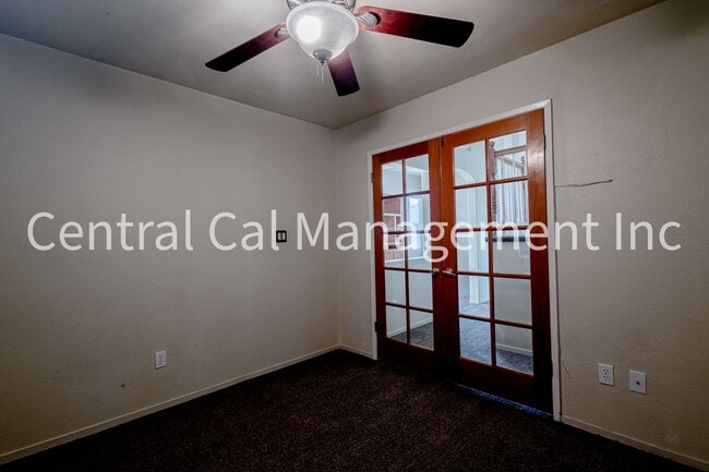 Building Photo - 4 Bedroom/3 Bath Home in the Southwest - $2495 per Month!