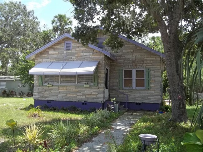 Building Photo - 190 Live Oak Ave