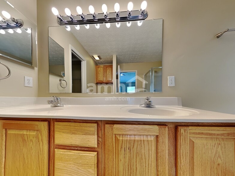 Building Photo - 9037 Maren Ct