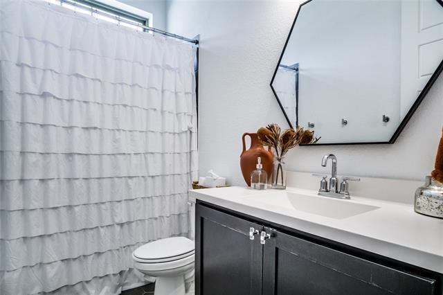 Building Photo - 2201 Sandlin Dr