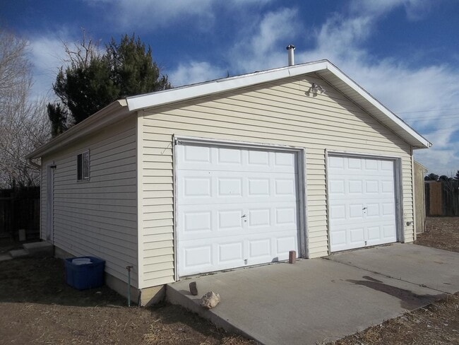 Building Photo - Spacious Berthoud Home with Finished Basement & Detached Shop