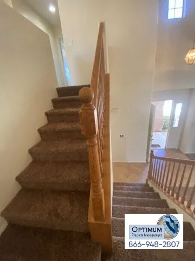 Building Photo - Spacious 4-Bedroom Home with 3-Car Garage & Downstairs Suite!