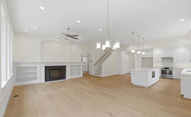 Building Photo - Spacious Custom Built Home in NW Corvallis