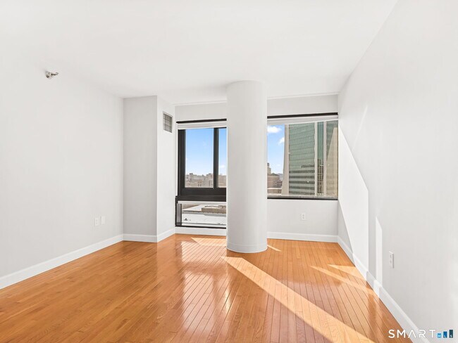 Building Photo - 127 Greyrock Pl