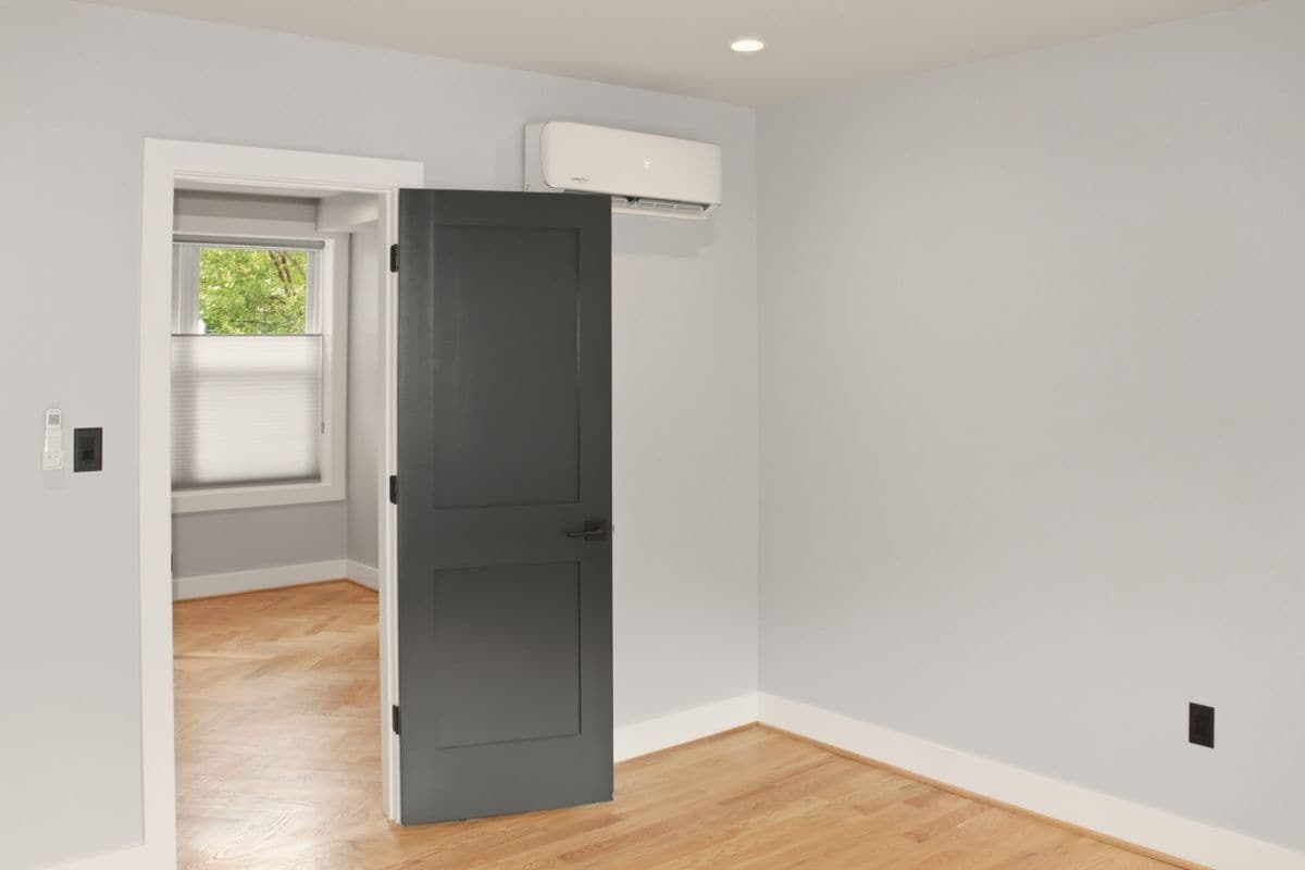 Building Photo - 1643 New Jersey Ave NW