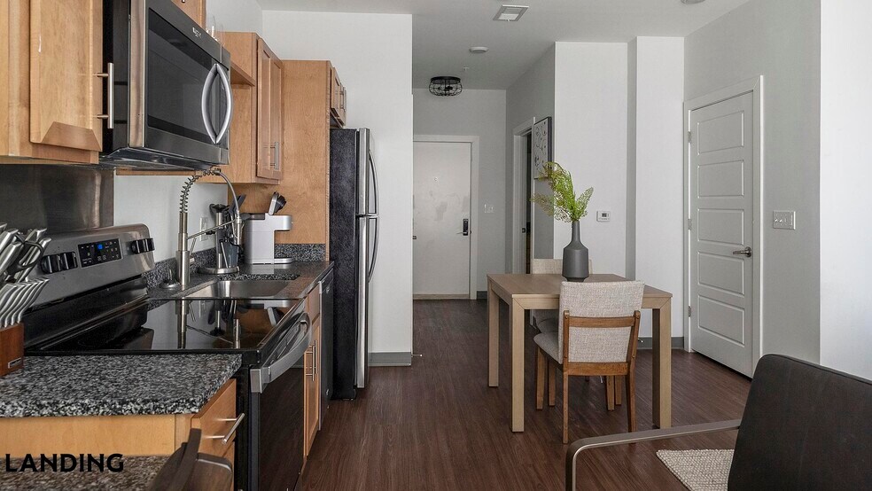 Building Photo - 302 13th St S