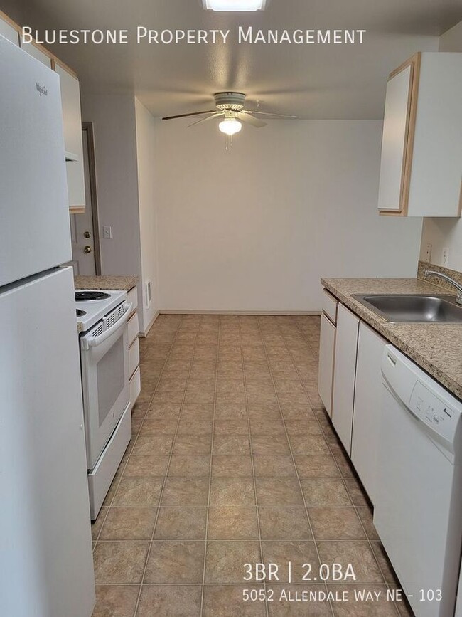 Building Photo - 5052 Allendale Way NE