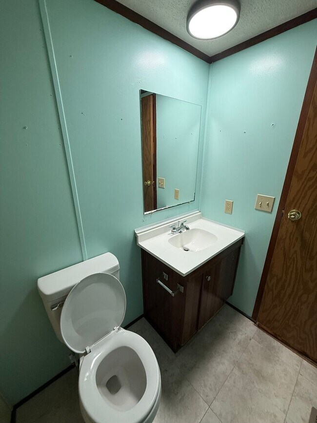 Building Photo - 14383 Yuma Rd