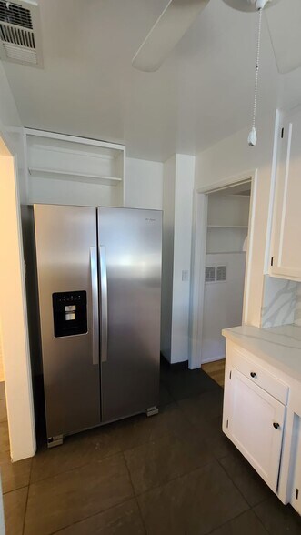 Kitchen - 539 N Rosemary Ln