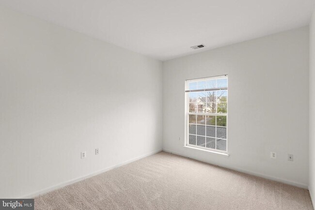 Building Photo - 4131 Fountainside Ln