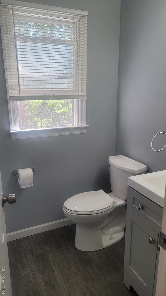 Building Photo - 8082-82 Laurel Blvd